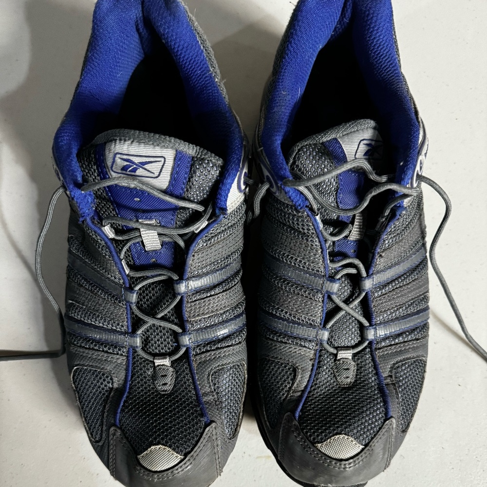 Reebok athletic shoes. size 10 1/2 gray with blue trim